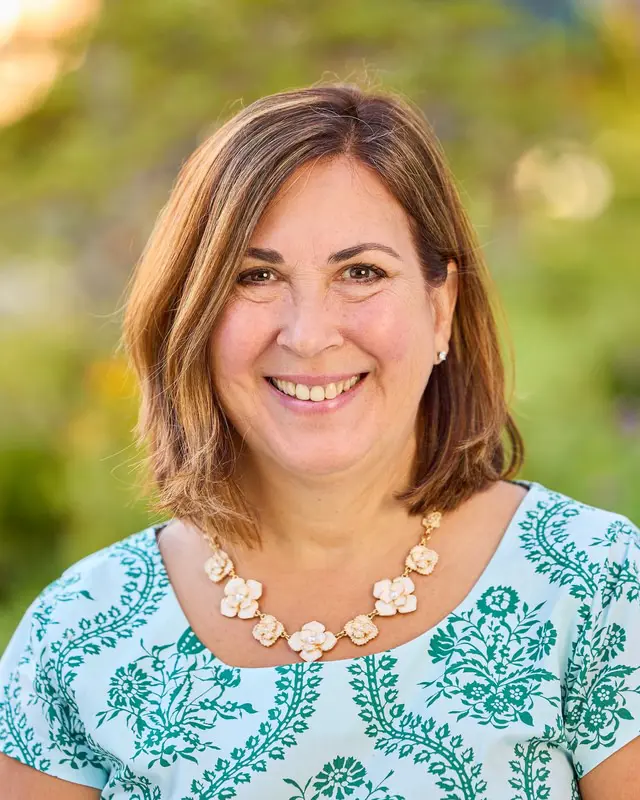 DR. VIVIANA VALDÉS SANTOS